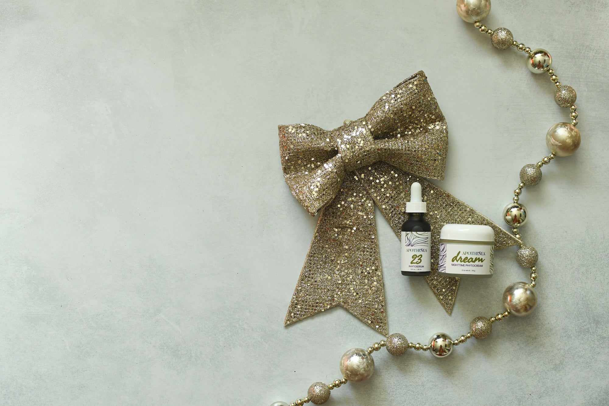 Make Your Holidays Naturally Beautiful with Apothesea